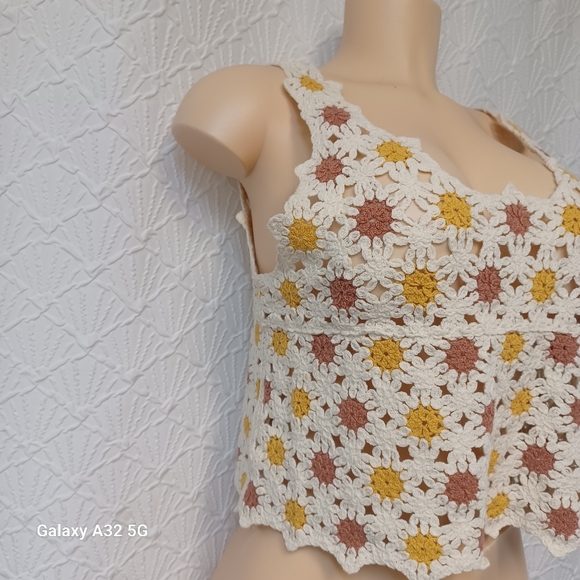 New In Women Size S/m Crochet Floral Women Top - White, Yellow, Brown - Picture 3 of 11